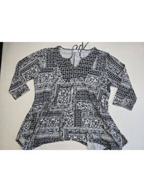 Kim Rogers Curvy Womens 2X Black & White Floral Patterned Top Asymmetrical